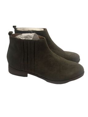 NWOB David Aaron Suede Ankle Boot Sz 7M